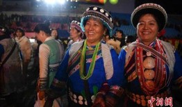 云南傈僳族网红吃瓜视频,民族风情与网络热度的完美融合