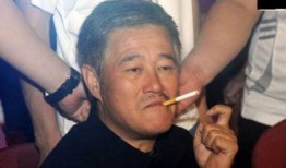 一位大叔爆料娱乐圈是谁,揭秘幕后真相！