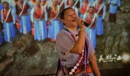 云南傈僳族网红吃瓜视频,民族风情与网络热度的完美融合