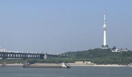 武汉江滩二桥爆料视频,网友爆料视频引热议
